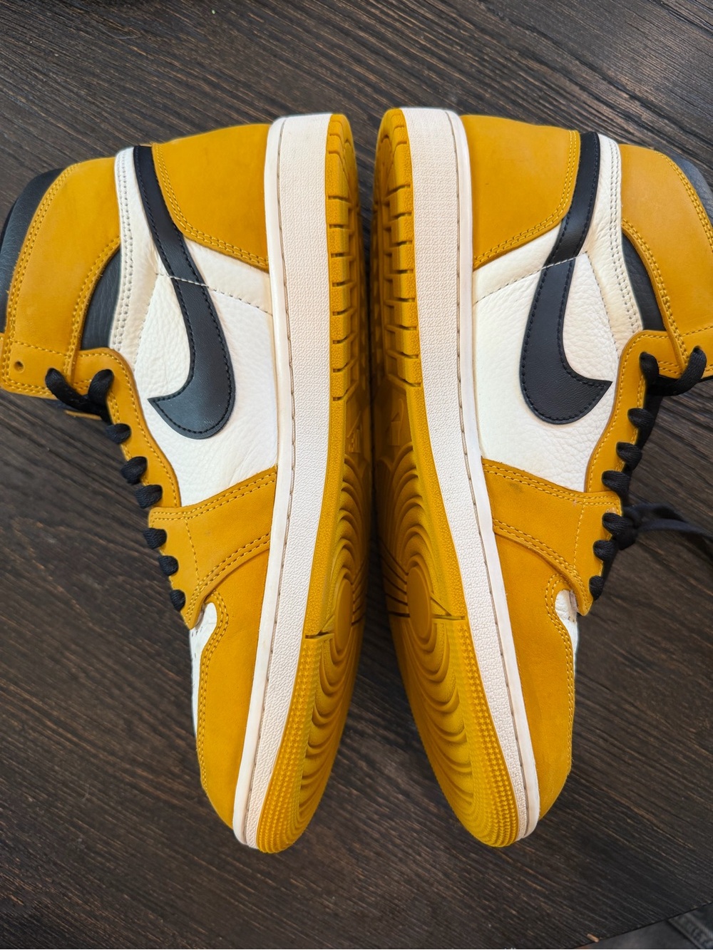 Jordan 1 Retro High OG Yellow Ochre Sneaker men’s size 10 - Picture 7 of 11